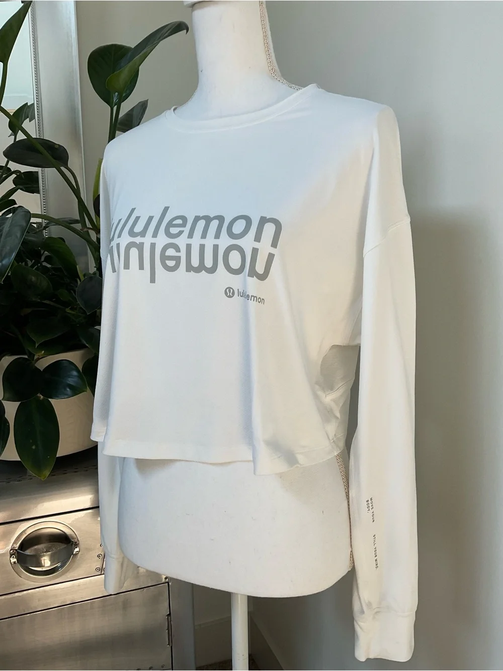 lululemon athletica White Cropped Long-Sleeve Logo Sweatshirt